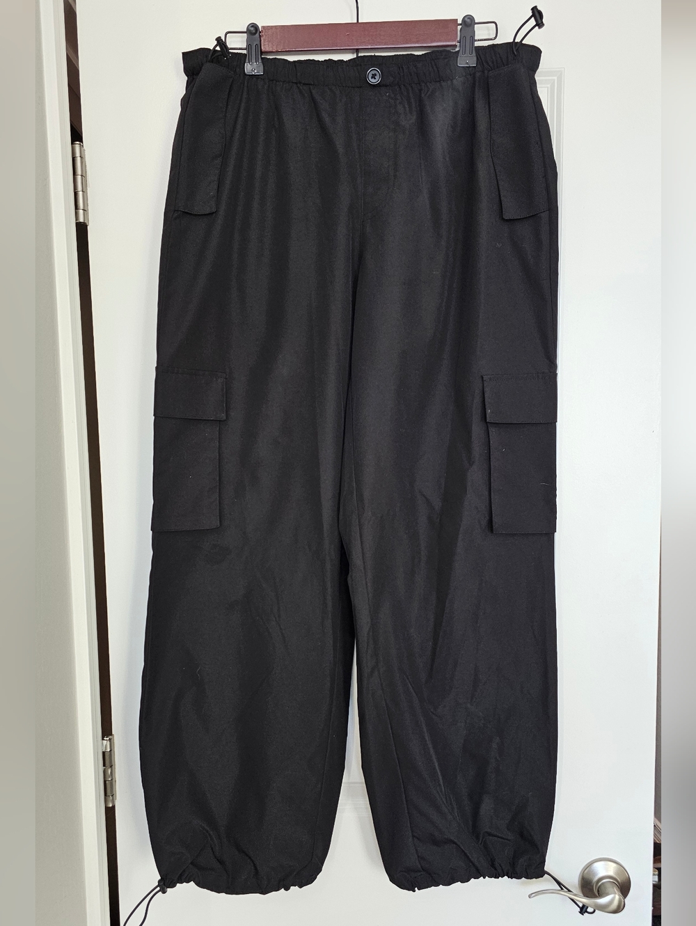 Zoe + Phoebe Black Cargo Parachute Pants Women’s L Wide Leg Adjustable Hem SW